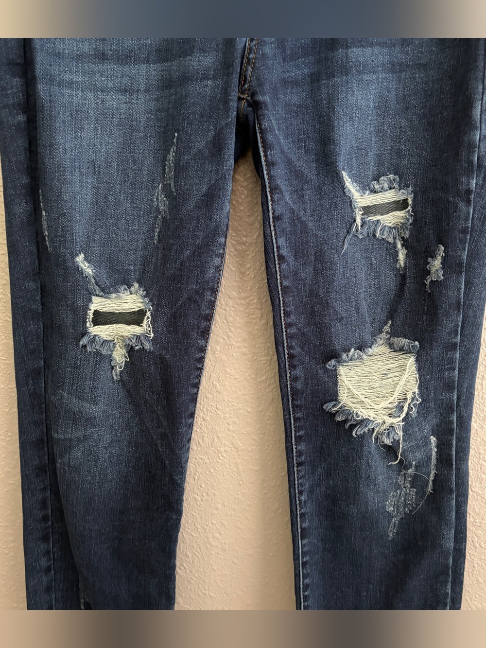 Judy Blue Boyfriend Fit Destructed Raw Hem Jeans 7/28 - Picture 5 of 12